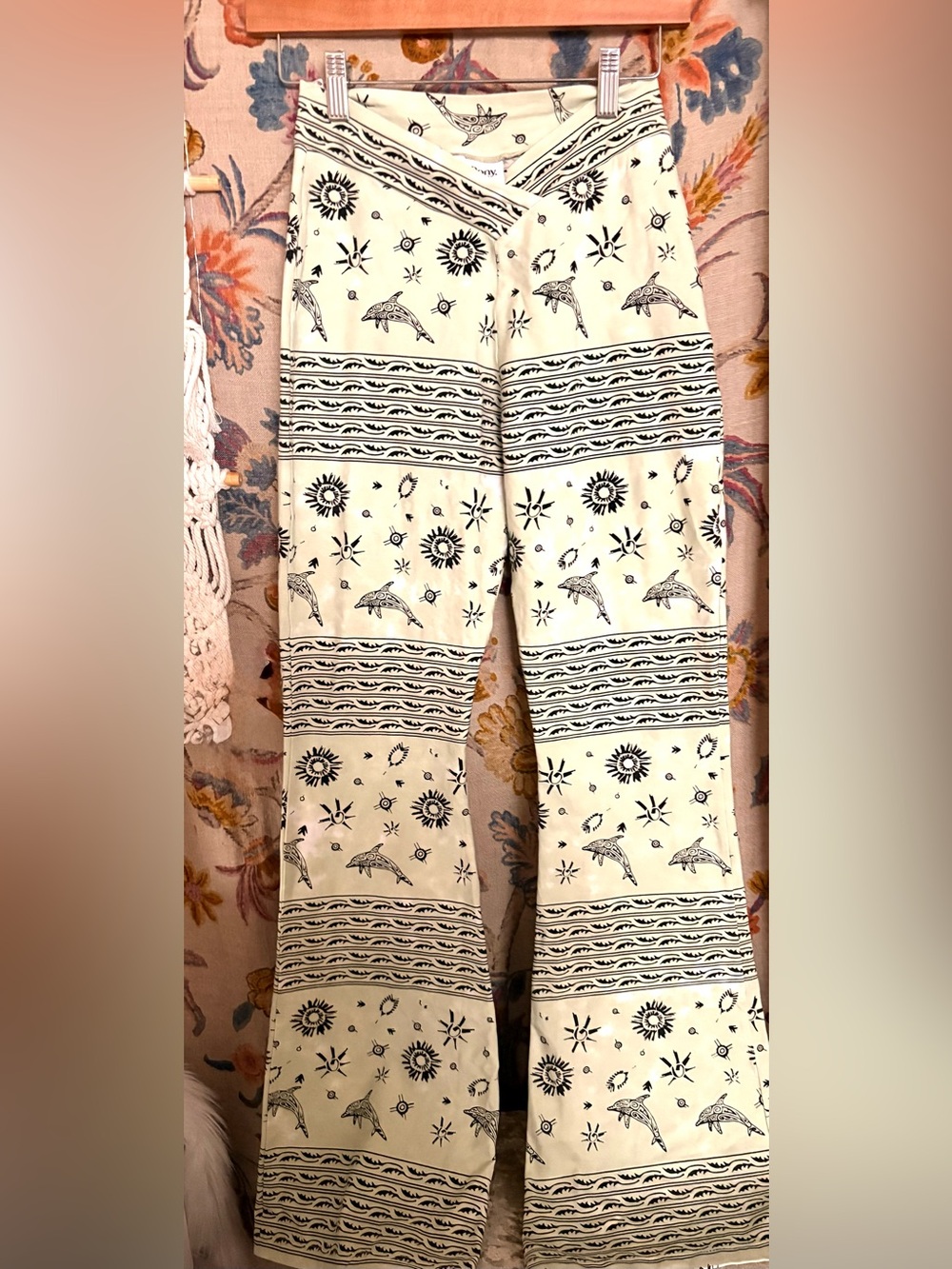 Boho Wide-Leg dolphin print 2-piece and halter top set - Picture 3 of 6
